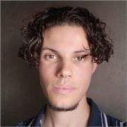 Vous recherchez un professeur particulier pour améliorer votre anglais ou perfectionner vos compétences sportives ? Je suis à votr